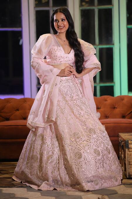 House Of Tushaom_Pink Organza Embroidery Thread Blunt V Neck Mukaish Lehenga Set _Online_at_Aza_Fashions