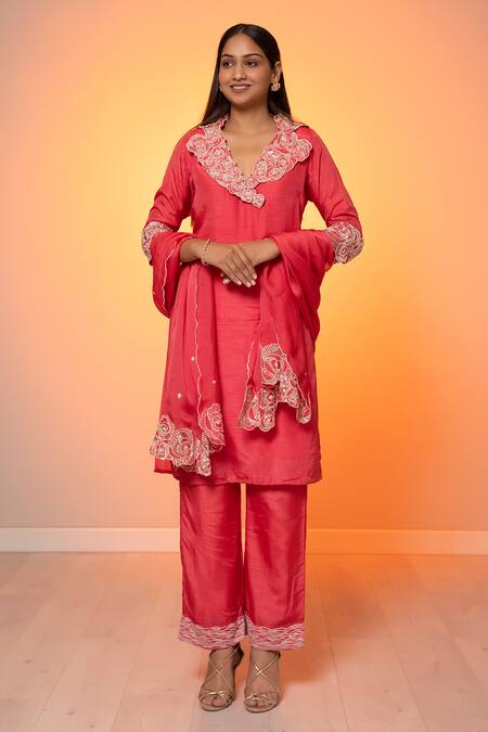 Harshita Jain Pink Cotton Silk Embroidered Resham Exaggerated Collar Kurta Set With Dupatta 