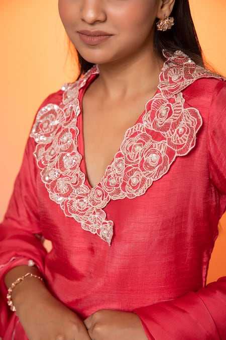 Buy Harshita Jain Pink Cotton Silk Embroidered Resham Exaggerated Collar Kurta Set With Dupatta Online at Aza Fashions Buy_Harshita Jain_Pink Cotton Silk Embroidered Resham Exaggerated Collar Kurta Set With Dupatta _Online_at_Aza_Fashions