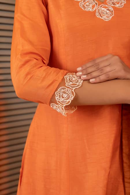 Harshita Jain Orange Silk Organza Embroidered Resham V Neck Anarkali Pant Set Online at Aza Fashions Harshita Jain_Orange Silk Organza Embroidered Resham V Neck Anarkali Pant Set _Online_at_Aza_Fashions