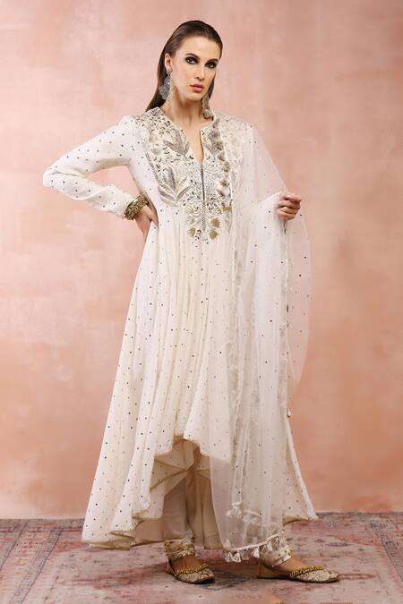 Buy Payal Singhal Off White Silkmul Embroidery Notched Bagh Anarkali Set Online at Aza Fashions Buy_Payal Singhal_Off White Silkmul Embroidery Notched Bagh Anarkali Set _Online_at_Aza_Fashions