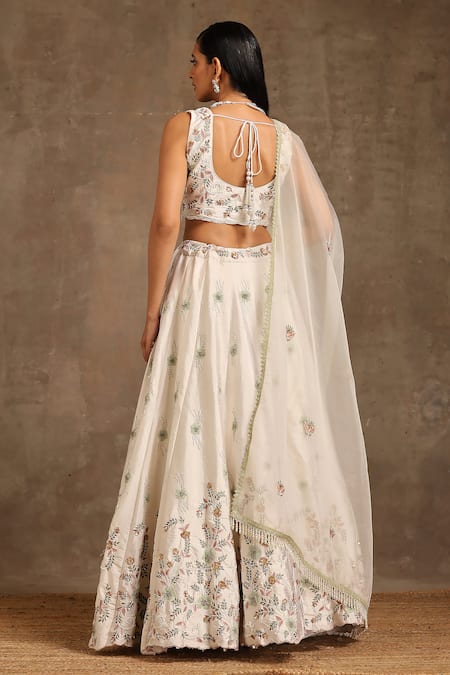 Shop_Minaki_Off White Chanderi, Organza, Linen Pearls V-neck Embroidered Lehenga Set _at_Aza_Fashions