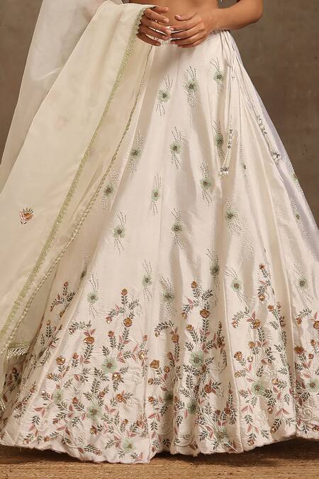 Buy_Minaki_Off White Chanderi, Organza, Linen Pearls V-neck Embroidered Lehenga Set _Online_at_Aza_Fashions