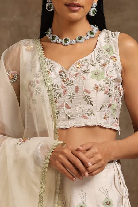 Minaki_Off White Chanderi, Organza, Linen Pearls V-neck Embroidered Lehenga Set _at_Aza_Fashions