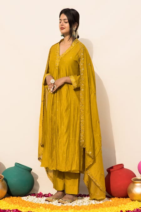 Mithi Supari Yellow Chanderi Embroidery, Zari V-neck Chameli Kurta Pant Set Online at Aza Fashions Mithi Supari_Yellow Chanderi Embroidery, Zari V-neck Chameli Kurta Pant Set _Online_at_Aza_Fashions