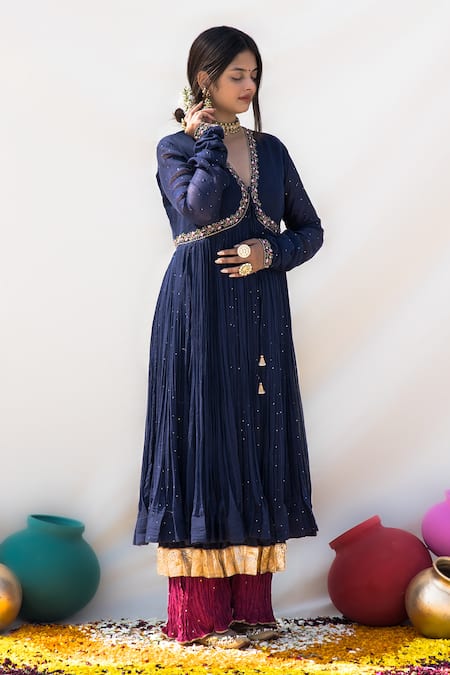 Buy Mithi Supari Blue Muslin, Chanderi Embroidery V-neck Kumudini Kurta Online at Aza Fashions Buy_Mithi Supari_Blue Muslin, Chanderi Embroidery V-neck Kumudini Kurta _Online_at_Aza_Fashions