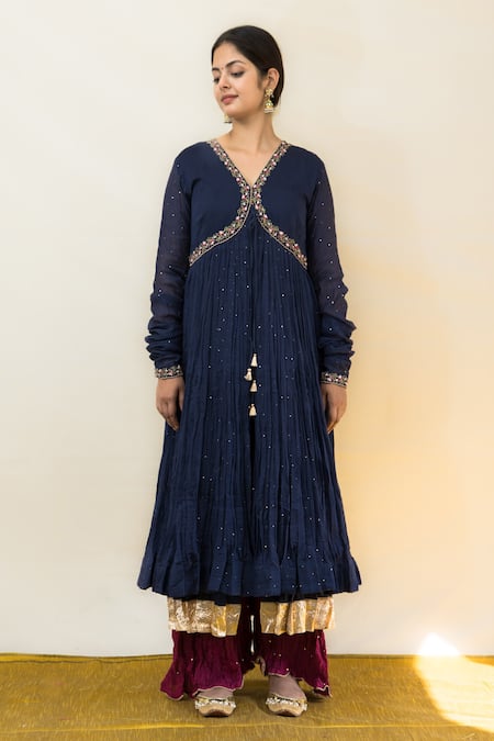 Shop Mithi Supari Blue Muslin, Chanderi Embroidery V-neck Kumudini Kurta Online at Aza Fashions Shop_Mithi Supari_Blue Muslin, Chanderi Embroidery V-neck Kumudini Kurta _Online_at_Aza_Fashions