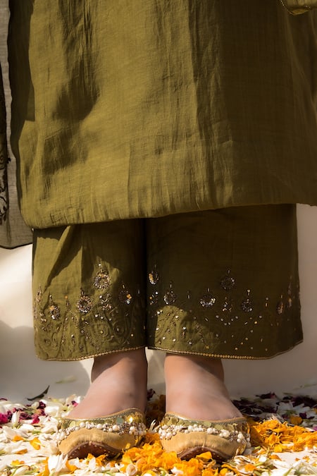 Buy Mithi Supari Green Chanderi, Cotton Sequins, Embroidery V-neck Savani Kurta Pant Set Buy_Mithi Supari_Green Chanderi, Cotton Sequins, Embroidery V-neck Savani Kurta Pant Set