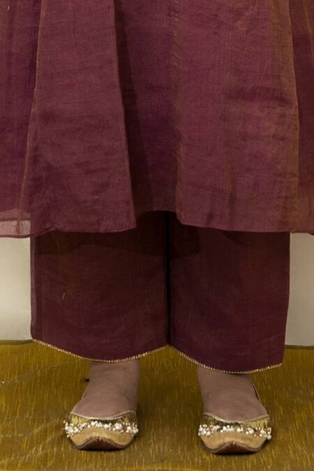 Buy_Mithi Supari_Wine Tissue, Cotton Sequins, Mirrors, Embroidery V-neck Bedina Kurta Set 