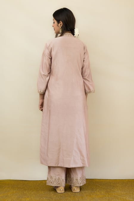 Shop Mithi Supari Purple Silk, Chanderi, Organza Embroidery V-neck Afimi Kurta Pant Set at Aza Fashions Shop_Mithi Supari_Purple Silk, Chanderi, Organza Embroidery V-neck Afimi Kurta Pant Set _at_Aza_Fashions