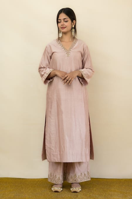 Mithi Supari Purple Silk, Chanderi, Organza Embroidery V-neck Afimi Kurta Pant Set Online at Aza Fashions Mithi Supari_Purple Silk, Chanderi, Organza Embroidery V-neck Afimi Kurta Pant Set _Online_at_Aza_Fashions