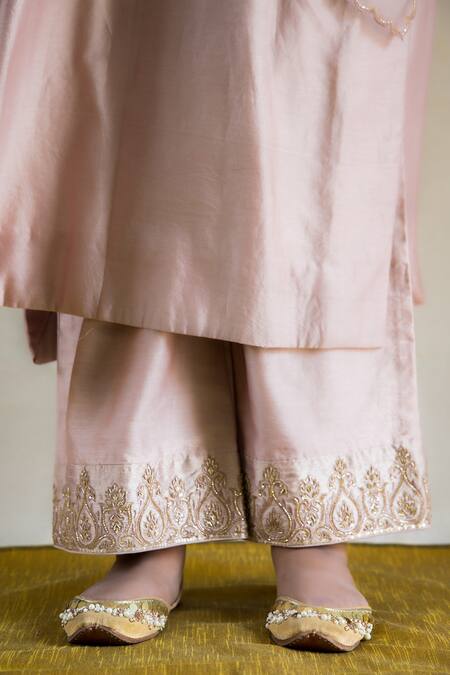 Shop Mithi Supari Purple Silk, Chanderi, Organza Embroidery V-neck Afimi Kurta Pant Set Online at Aza Fashions Shop_Mithi Supari_Purple Silk, Chanderi, Organza Embroidery V-neck Afimi Kurta Pant Set _Online_at_Aza_Fashions