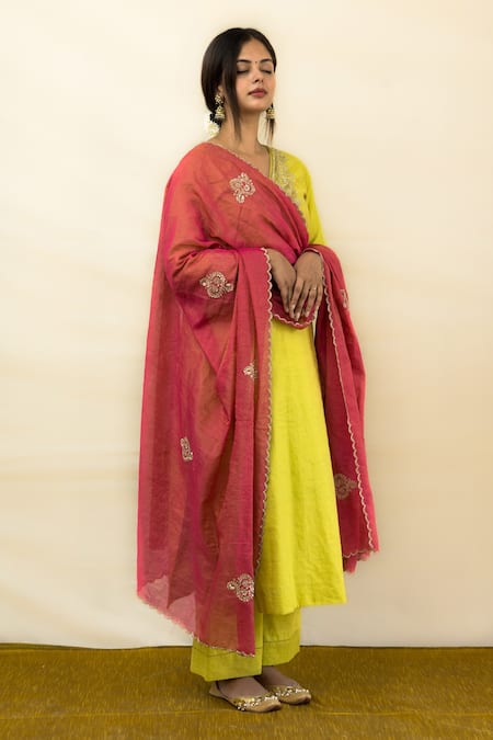 Buy Mithi Supari Green Tissue, Silk Embroidery, Sequins, Mirrors V-neck Keri Kurta Pant Set Online at Aza Fashions Buy_Mithi Supari_Green Tissue, Silk Embroidery, Sequins, Mirrors V-neck Keri Kurta Pant Set _Online_at_Aza_Fashions