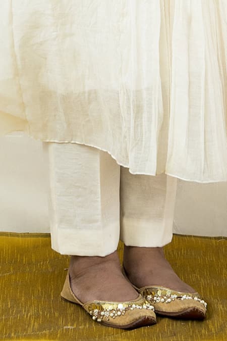 Shop Mithi Supari Ivory Chanderi Mirrors V-neck Meer Yoke Embroidered Tunic Pant Set Shop_Mithi Supari_Ivory Chanderi Mirrors V-neck Meer Yoke Embroidered Tunic Pant Set
