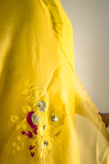 Mithi Supari_Yellow Silk, Organza, Chanderi Embroidery V-neck Malti Solid Kurta Pant Set _at_Aza_Fashions
