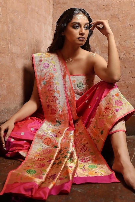Vishwa By Pinki Sinha_Pink Silk Floral Handwoven Banarasi Saree With Running Blouse _Online_at_Aza_Fashions
