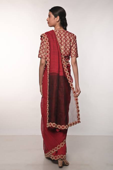 Soumodeep Dutta Border Embroidered Saree With Blouse 