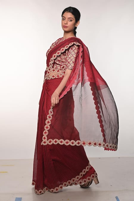 Soumodeep Dutta_Red Handloom Cotton Embroidery Round Neck Border Saree With Blouse _Online_at_Aza_Fashions
