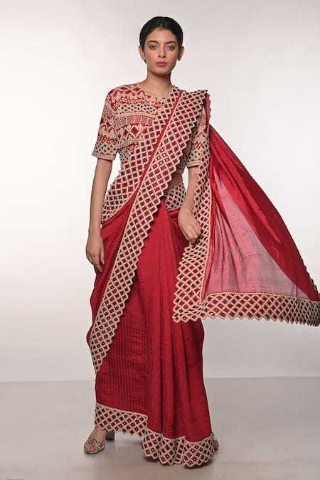 Soumodeep Dutta_Red Handloom Cotton, Silk Mirrors, Embroidery Round Border Saree With Blouse _Online_at_Aza_Fashions