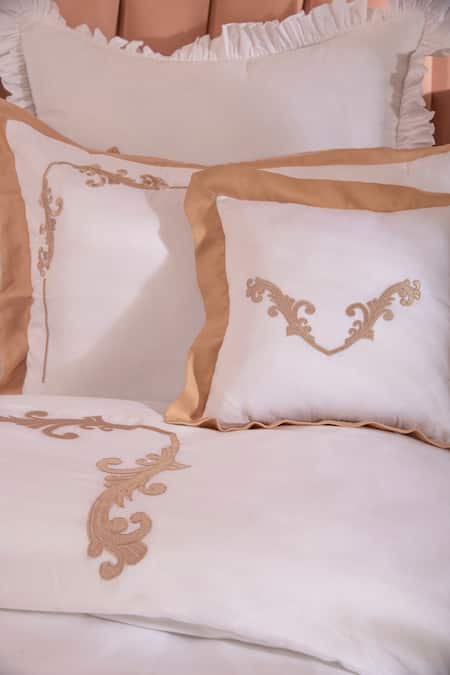 Buy_LA Paloma_White 100% Cotton Embroidery Thread Duvet Cover Set_Online_at_Aza_Fashions