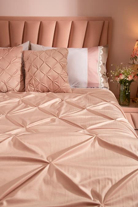 La Paloma Peach Velvet Pinch Quilt Bedspread Set
