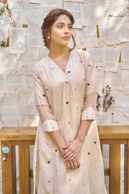 Shop_Naaz By Noor_Beige Cotton, Organza, Chanderi Lace, Embroidery Heart Thread Kurta Pant Set 