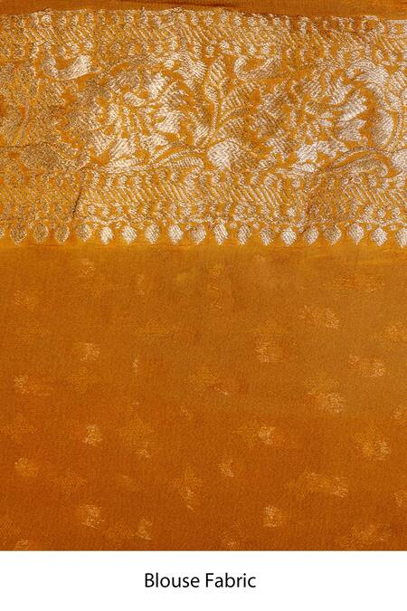 Taba Kashi By Artika Shah_Grey Chunri Butti Pattern Saree With Unstitched Blouse Fabric _Online_at_Aza_Fashions