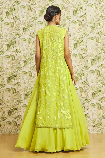 Mishru_Green Lehenga And Cape Organza Embroidery Thread Cape Open Abstract Set _Online_at_Aza_Fashions