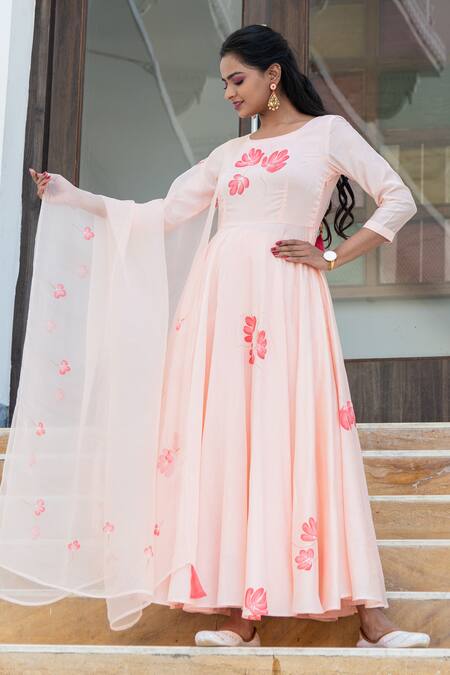 Kohsh_Peach Chanderi Embroidery, Tassels Round Neck Floral Hand Painted Anarkali Set _Online_at_Aza_Fashions