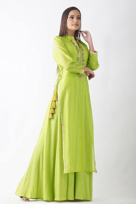 Buy_OMI_Green Chanderi Embroidery Mandarin Collar Sequin Work Yoke Layered Kurta _Online_at_Aza_Fashions