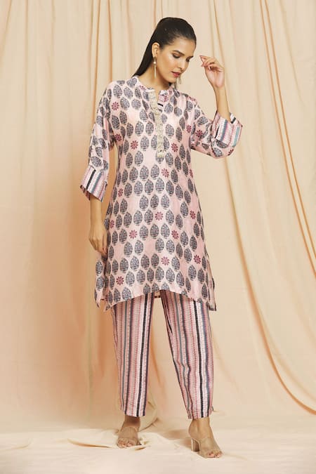 Meghna Panchmatia Pink Silk Embroidery Mandarin Collar Mughal Print Kurta With Pant Online at Aza Fashions Meghna Panchmatia_Pink Silk Embroidery Mandarin Collar Mughal Print Kurta With Pant _Online_at_Aza_Fashions