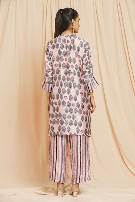 Shop Meghna Panchmatia Pink Silk Embroidery Mandarin Collar Mughal Print Kurta With Pant at Aza Fashions Shop_Meghna Panchmatia_Pink Silk Embroidery Mandarin Collar Mughal Print Kurta With Pant _at_Aza_Fashions