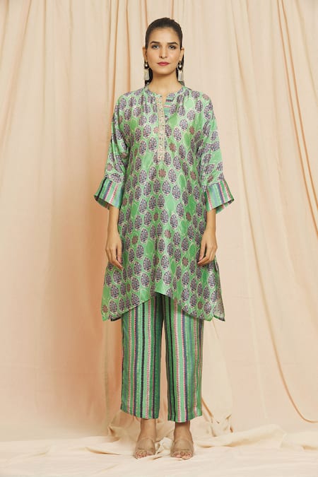 Meghna Panchmatia Green Silk Embroidery Mandarin Collar Floral Mughal Print Kurta With Pant at Aza Fashions Meghna Panchmatia_Green Silk Embroidery Mandarin Collar Floral Mughal Print Kurta With Pant _at_Aza_Fashions