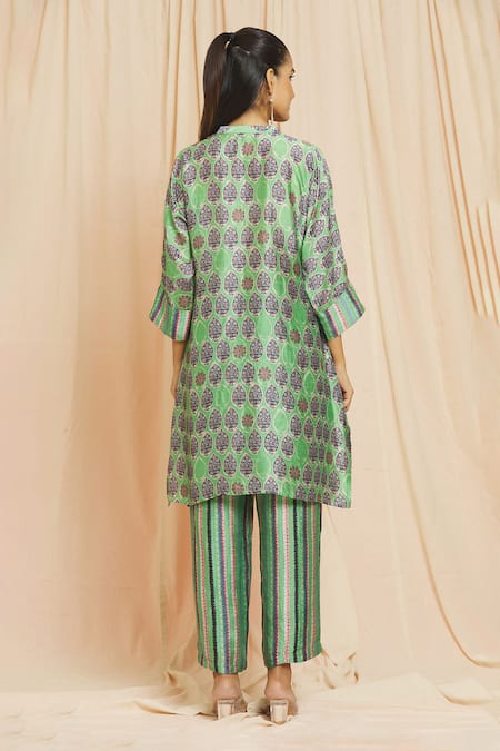 Shop Meghna Panchmatia Green Silk Embroidery Mandarin Collar Floral Mughal Print Kurta With Pant at Aza Fashions Shop_Meghna Panchmatia_Green Silk Embroidery Mandarin Collar Floral Mughal Print Kurta With Pant _at_Aza_Fashions