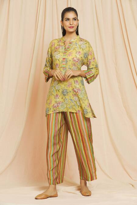 Meghna Panchmatia Yellow Cotton, Silk Mandarin Collar Garden Print Top With Pant Online at Aza Fashions Meghna Panchmatia_Yellow Cotton, Silk Mandarin Collar Garden Print Top With Pant _Online_at_Aza_Fashions