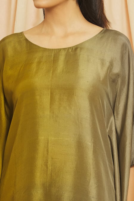 Meghna Panchmatia_Green Silk Tassels Round Neck Pure Kaftan Top And Printed Pant Set _at_Aza_Fashions