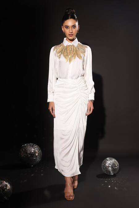 Kyra By Nina + Deepika Ivory Modal, Satin Feathers Collared Cleopatra Hand Painted Top With Skirt Online at Aza Fashions Kyra By Nina + Deepika_Ivory Modal, Satin Feathers Collared Cleopatra Hand Painted Top With Skirt _Online_at_Aza_Fashions