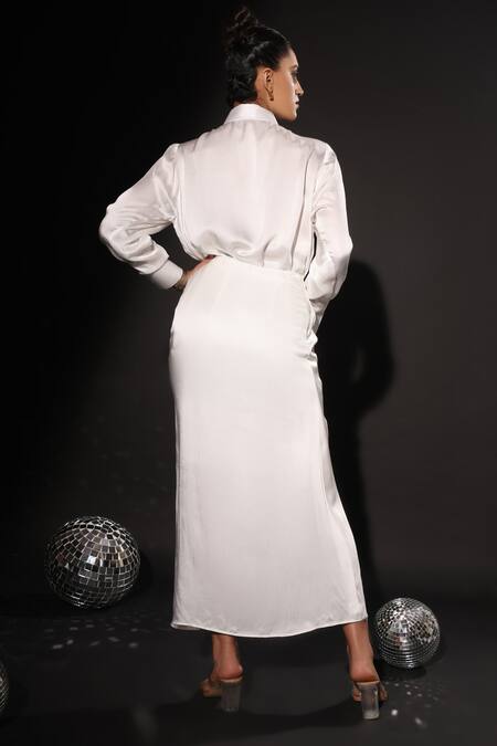 Shop Kyra By Nina + Deepika Ivory Modal, Satin Feathers Collared Cleopatra Hand Painted Top With Skirt at Aza Fashions Shop_Kyra By Nina + Deepika_Ivory Modal, Satin Feathers Collared Cleopatra Hand Painted Top With Skirt _at_Aza_Fashions