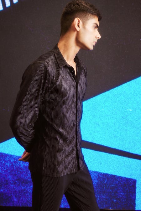 Buy_Dash And Dot_Black Polyester Embroidery Pleated Textured Shirt And Pant Set 