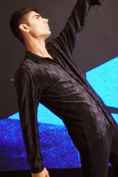 Shop_Dash And Dot_Black Polyester Embroidery Pleated Textured Shirt And Pant Set 