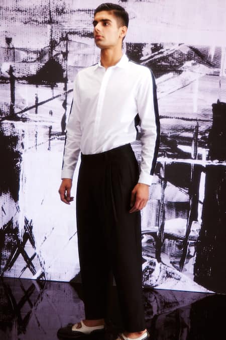 Shop Dash And Dot White Cotton Organic Yin And Yang Shirt Shop_Dash And Dot_White Cotton Organic Yin And Yang Shirt