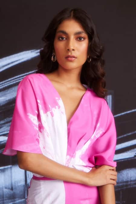 Shop_Dash And Dot_White 100% Polyester V Neck Hand Painted Top