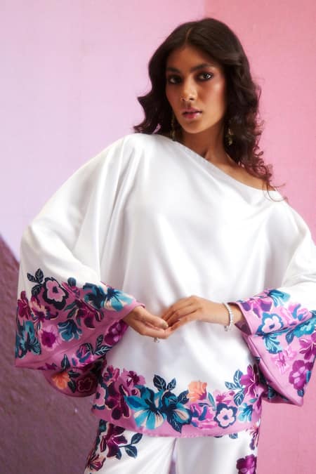 Buy_Dash And Dot_White Polyester Embroidery Asymmetric Border Printed Top And Pant Set 