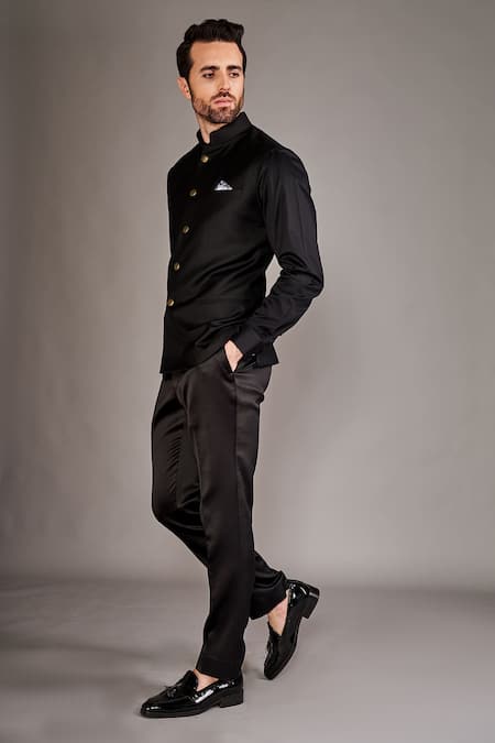 Arjuun Kilachand Black Wool Embroidery Solid Bundi With Shirt Online at Aza Fashions Arjuun Kilachand_Black Wool Embroidery Solid Bundi With Shirt _Online_at_Aza_Fashions