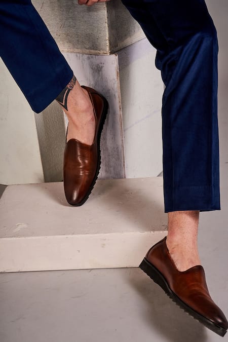 Shop_Arjuun Kilachand_Blue Velvet Embroidery Bundi Set With Shirt _Online_at_Aza_Fashions