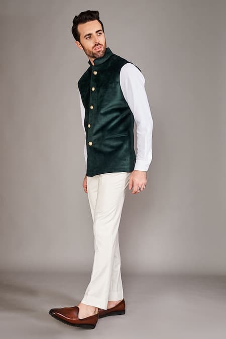 Arjuun Kilachand_Green Velvet Embroidery Forest Bundi Set _Online_at_Aza_Fashions