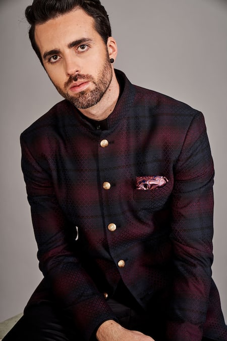 Buy_Arjuun Kilachand_Maroon Wool Embroidery Ombre Geometric Pattern Bandhgala With Pant _Online_at_Aza_Fashions