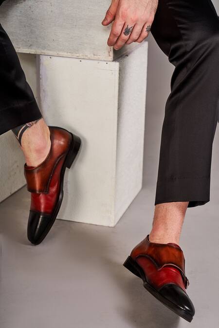 Shop_Arjuun Kilachand_Maroon Wool Embroidery Ombre Geometric Pattern Bandhgala With Pant _Online_at_Aza_Fashions