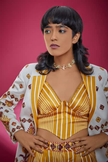 Shop Surily G Ivory Mashroom Satin Embroidery Peacock Feather Lapel Motif Blazer at Aza Fashions Shop_Surily G_Ivory Mashroom Satin Embroidery Peacock Feather Lapel Motif Blazer _at_Aza_Fashions