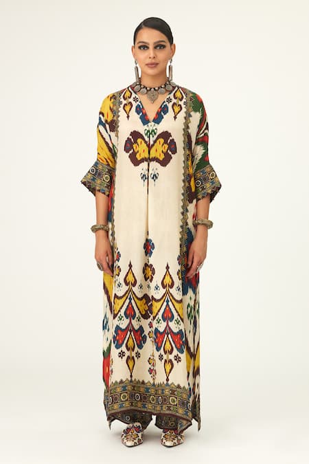 Rajdeep Ranawat_Beige Silk Beads V-neck Banera Geometric Pattern Tunic_Online_at_Aza_Fashions
